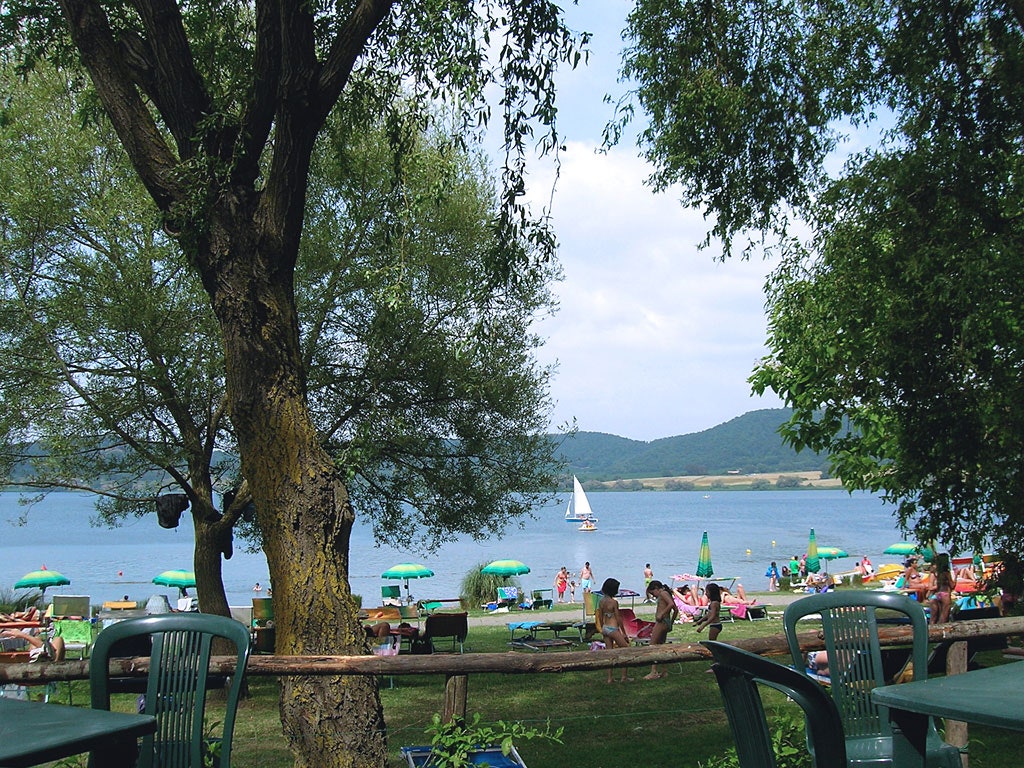 Lake Bracciano market
